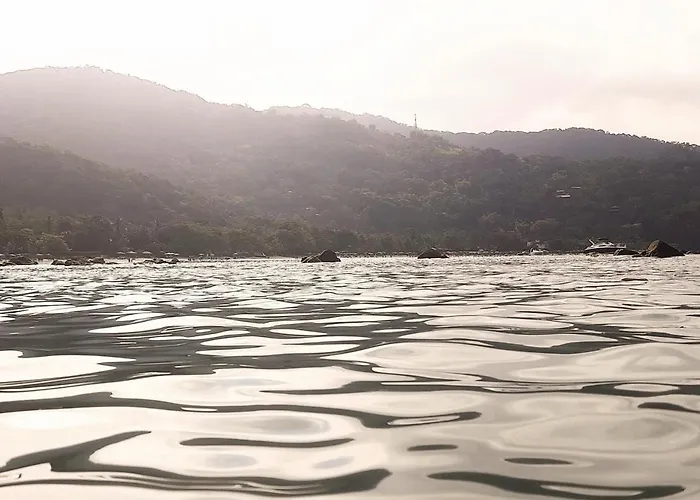 Apto 2 Quartos Com Ar, Piscina, Varanda Com Vista E Localizacao Premium No Itagua Ubatuba
